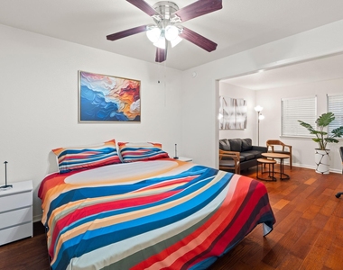 1110 W 22nd St - Photo Thumbnail 18