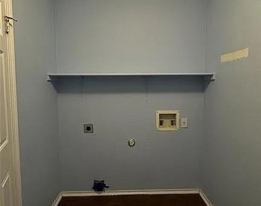 13105 Lofton Cliff Dr - Photo Thumbnail 4