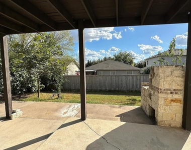 13105 Lofton Cliff Dr - Photo Thumbnail 13