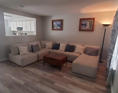 13413 Alysheba Dr - Photo Thumbnail 12