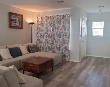 13413 Alysheba Dr - Photo Thumbnail 4