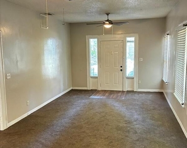 537 Alder Street - Photo Thumbnail 6
