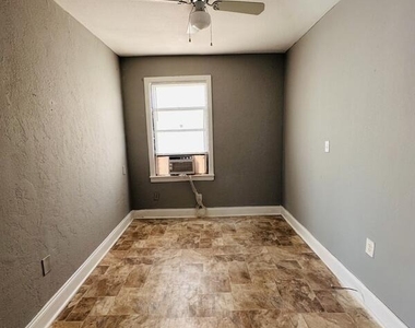 5238 San Juan Avenue - Photo Thumbnail 3
