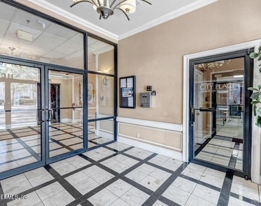 311 W Ashley Street - Photo Thumbnail 2
