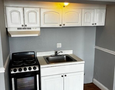 311 W Ashley Street - Photo Thumbnail 14
