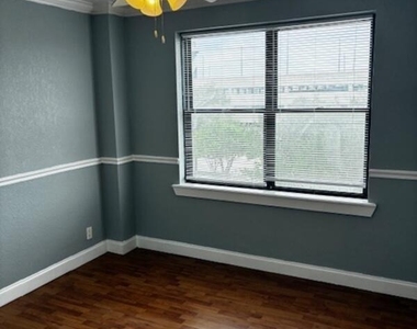 311 W Ashley Street - Photo Thumbnail 9