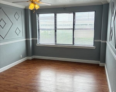 311 W Ashley Street - Photo Thumbnail 7