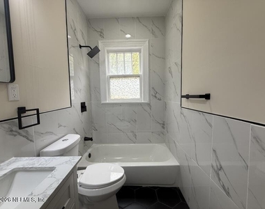 2744 Riverside Avenue - Photo Thumbnail 10