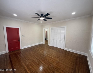 2744 Riverside Avenue - Photo Thumbnail 5