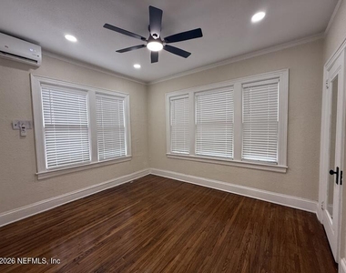 2744 Riverside Avenue - Photo Thumbnail 2