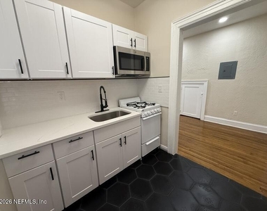 2744 Riverside Avenue - Photo Thumbnail 6