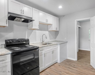 2146 Inwood Terrace - Photo Thumbnail 6