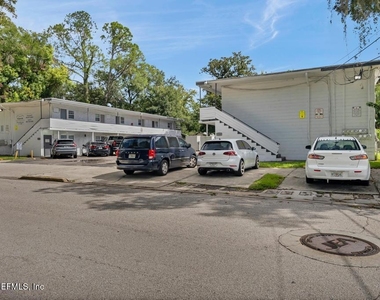 2146 Inwood Terrace - Photo Thumbnail 18