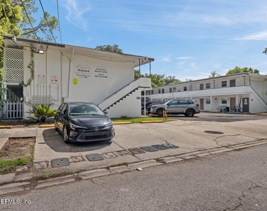 2146 Inwood Terrace - Photo Thumbnail 17