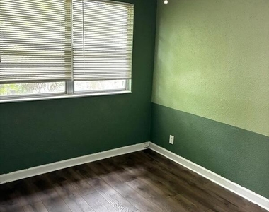 1823 6th Street - Photo Thumbnail 2