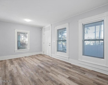 1648 W 36th Street - Photo Thumbnail 18