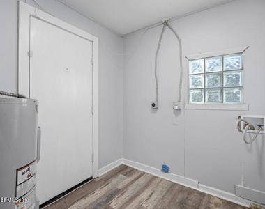 1648 W 36th Street - Photo Thumbnail 13