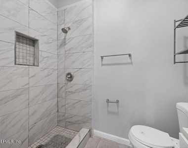 1648 W 36th Street - Photo Thumbnail 15