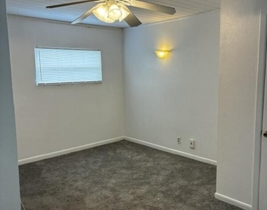 1606 King Street - Photo Thumbnail 5