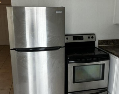1606 King Street - Photo Thumbnail 7