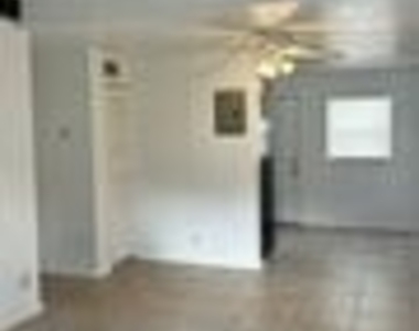 1606 King Street - Photo Thumbnail 4