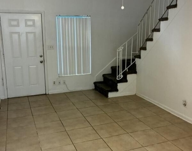 1606 King Street - Photo Thumbnail 3