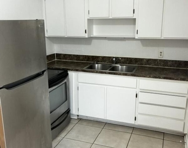 1606 King Street - Photo Thumbnail 6