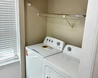 5640 Ansley Street - Photo Thumbnail 9