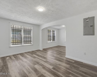 1216 24th Street - Photo Thumbnail 2