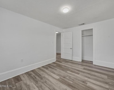 1216 24th Street - Photo Thumbnail 13