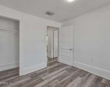 1216 24th Street - Photo Thumbnail 14