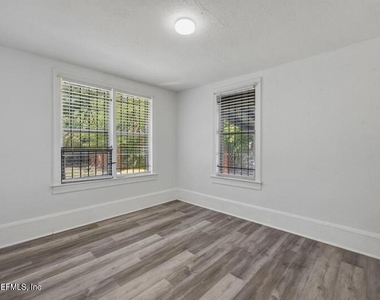 1216 24th Street - Photo Thumbnail 11