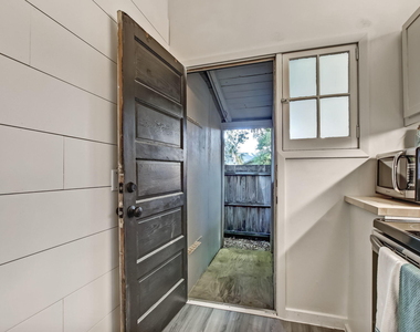 4050 Mcgirts Boulevard - Photo Thumbnail 24