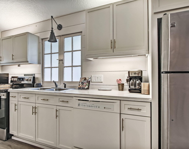 4050 Mcgirts Boulevard - Photo Thumbnail 14