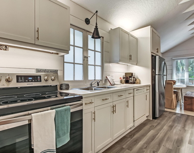 4050 Mcgirts Boulevard - Photo Thumbnail 15