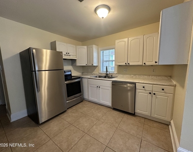 2908 Post Street - Photo Thumbnail 3