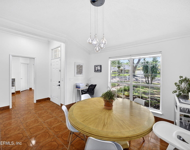 9515 Broken Oak Boulevard - Photo Thumbnail 5