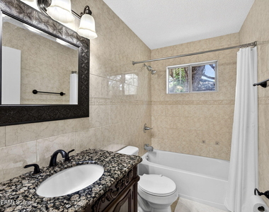 9515 Broken Oak Boulevard - Photo Thumbnail 19