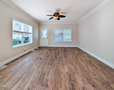 411 3rd Avenue S - Photo Thumbnail 5