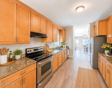 411 3rd Avenue S - Photo Thumbnail 2