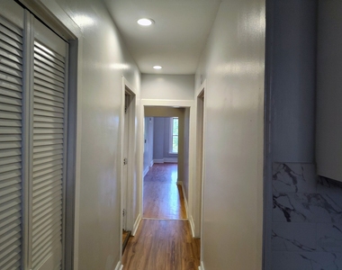 4557 S Wabash Avenue - Photo Thumbnail 5