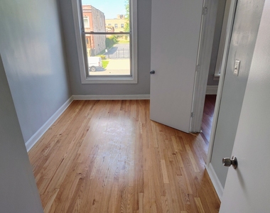 4557 S Wabash Avenue - Photo Thumbnail 6