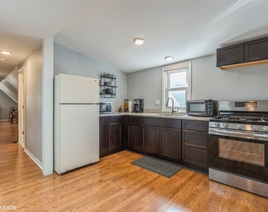 3575 N Milwaukee Avenue - Photo Thumbnail 7