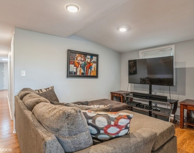 3575 N Milwaukee Avenue - Photo Thumbnail 2