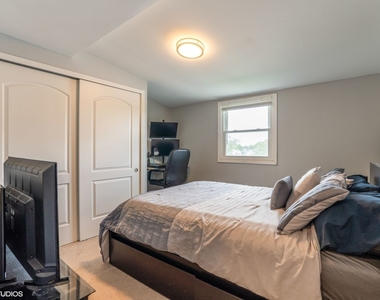 3575 N Milwaukee Avenue - Photo Thumbnail 5
