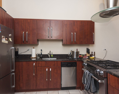 544 N Wells Street - Photo Thumbnail 7
