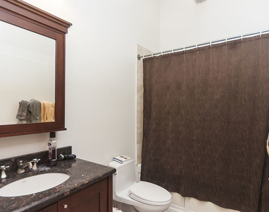 544 N Wells Street - Photo Thumbnail 2