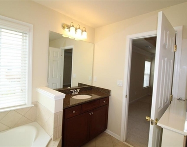 10752 Camarilla Court - Photo Thumbnail 24
