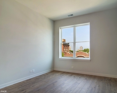 1507 W Carmen Avenue - Photo Thumbnail 6