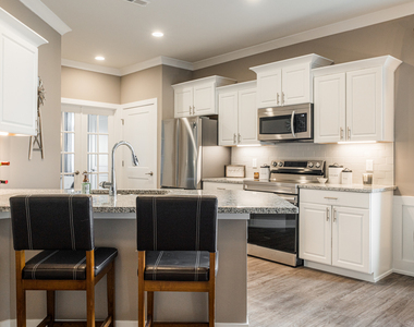 101 Cobblestone Court - Photo Thumbnail 6